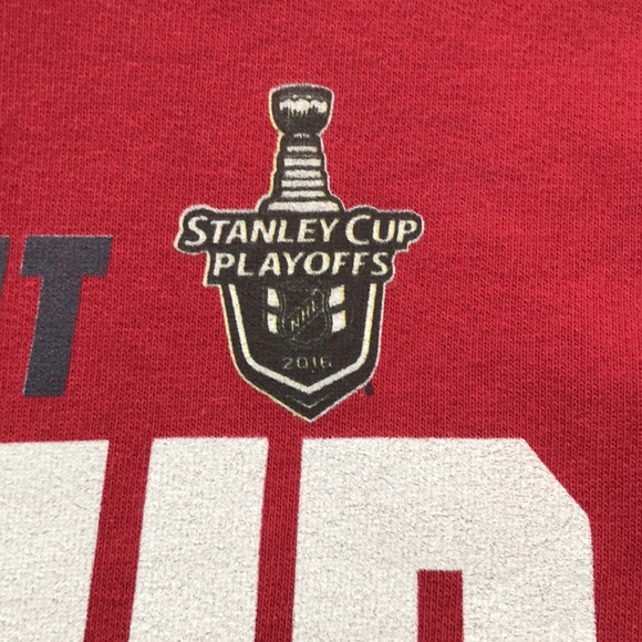 Washington Capitals Sweatshirt - Picture 2 of 6